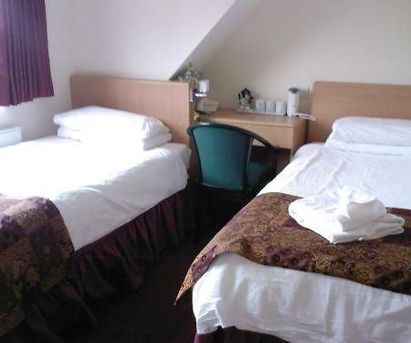 Heath Lodge Hotel Nr Nec 비켄힐 객실 사진