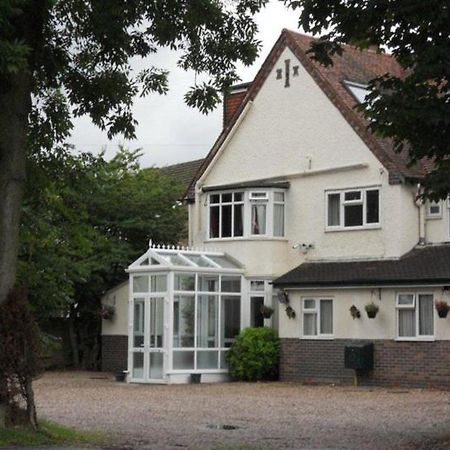 Heath Lodge Hotel Nr Nec 비켄힐 외부 사진