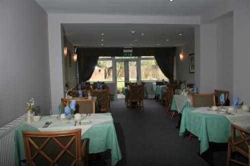 Heath Lodge Hotel Nr Nec 비켄힐 외부 사진