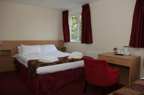 Heath Lodge Hotel Nr Nec 비켄힐 객실 사진