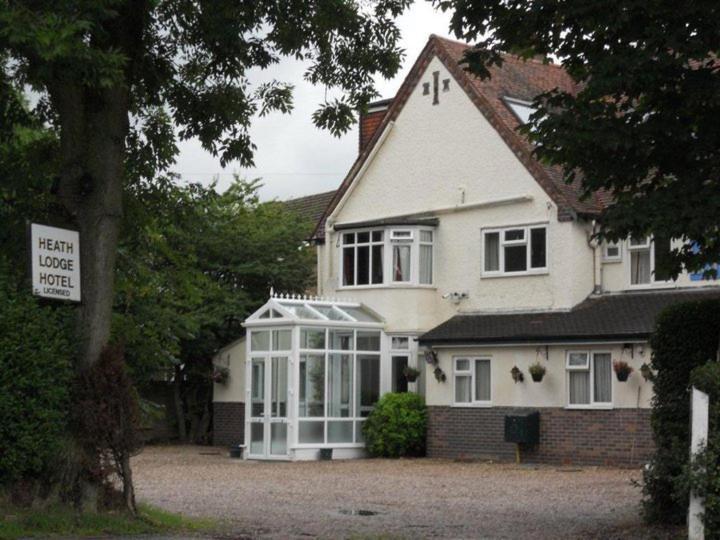 Heath Lodge Hotel Nr Nec 비켄힐 외부 사진